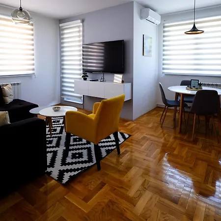 Apartman Monia شقة